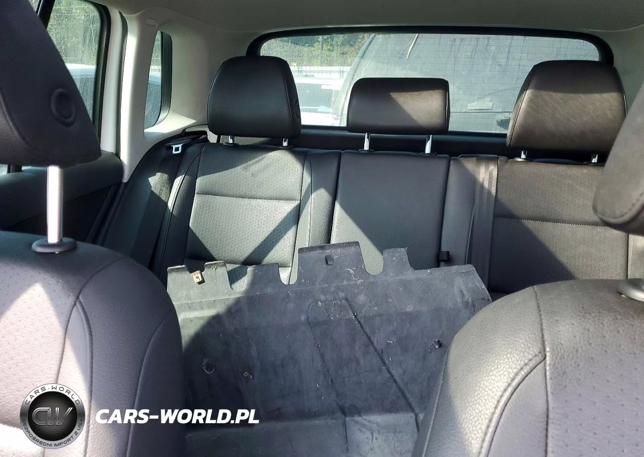 2015 Volkswagen Tiguan S VIN:WVGBV7AX1FW555958 - 10