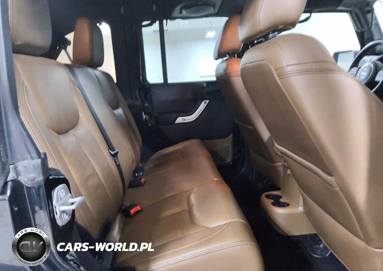 2014 Jeep Wrangler Unlimited Rubicon VIN:1C4BJWFG8EL159352 - 11