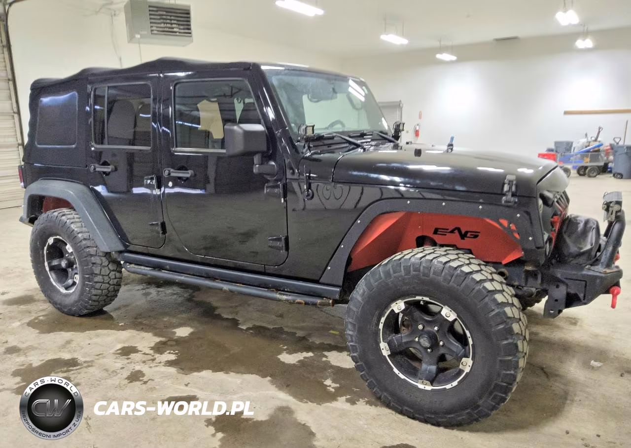 2014 Jeep Wrangler Unlimited Rubicon VIN:1C4BJWFG8EL159352 - 4