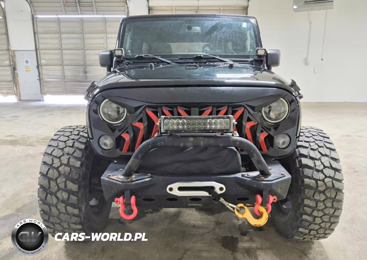 2014 Jeep Wrangler Unlimited Rubicon VIN:1C4BJWFG8EL159352 - 5