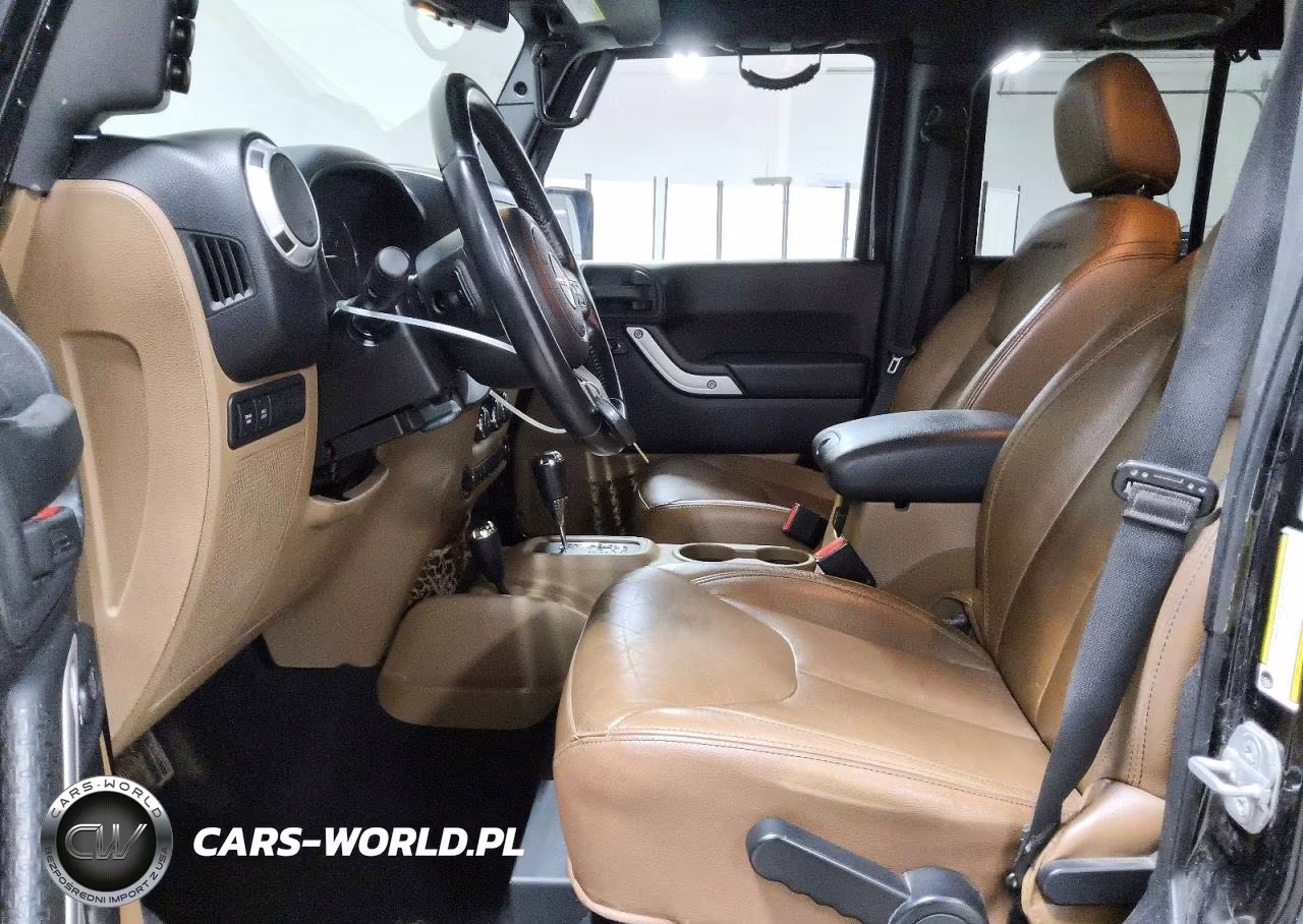 2014 Jeep Wrangler Unlimited Rubicon VIN:1C4BJWFG8EL159352 - 7
