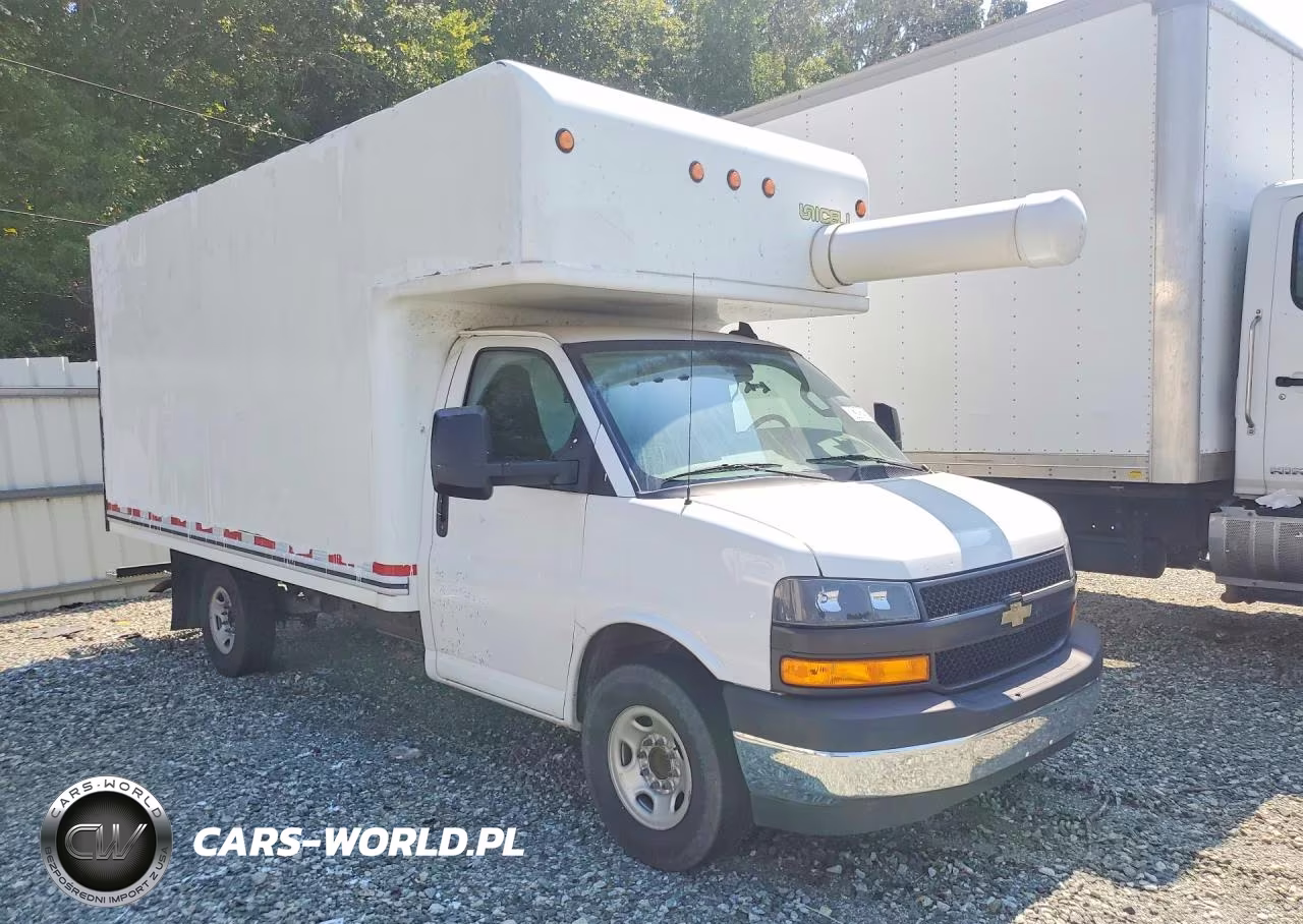 2020 Chevrolet Express G3500 Box Truck VIN:1GB0GSFG9L1259116 - 4