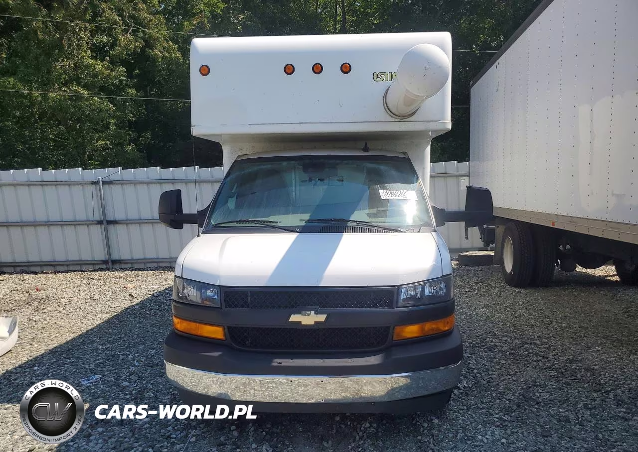2020 Chevrolet Express G3500 Box Truck VIN:1GB0GSFG9L1259116 - 5