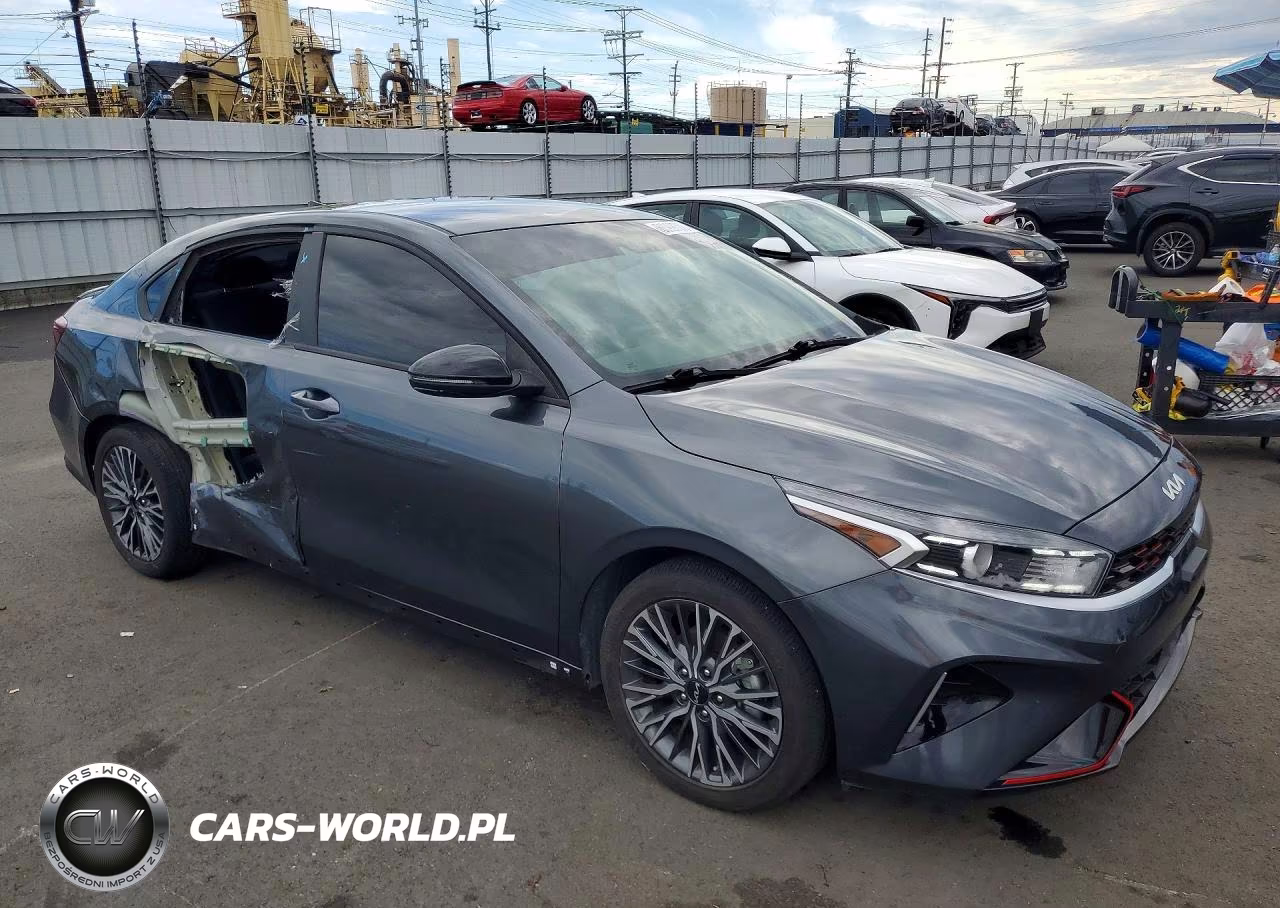 2024 Kia Forte Gt Line VIN:3KPF54AD7RE773766 - 4