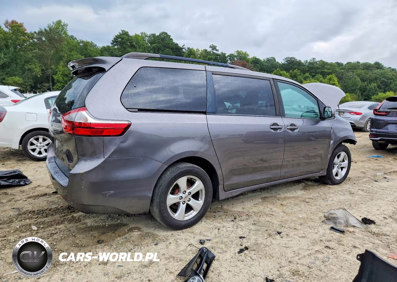 2019 Toyota Sienna Le VIN:5TDKZ3DC1KS015756 - 3