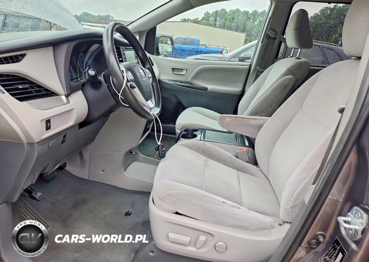 2019 Toyota Sienna Le VIN:5TDKZ3DC1KS015756 - 7