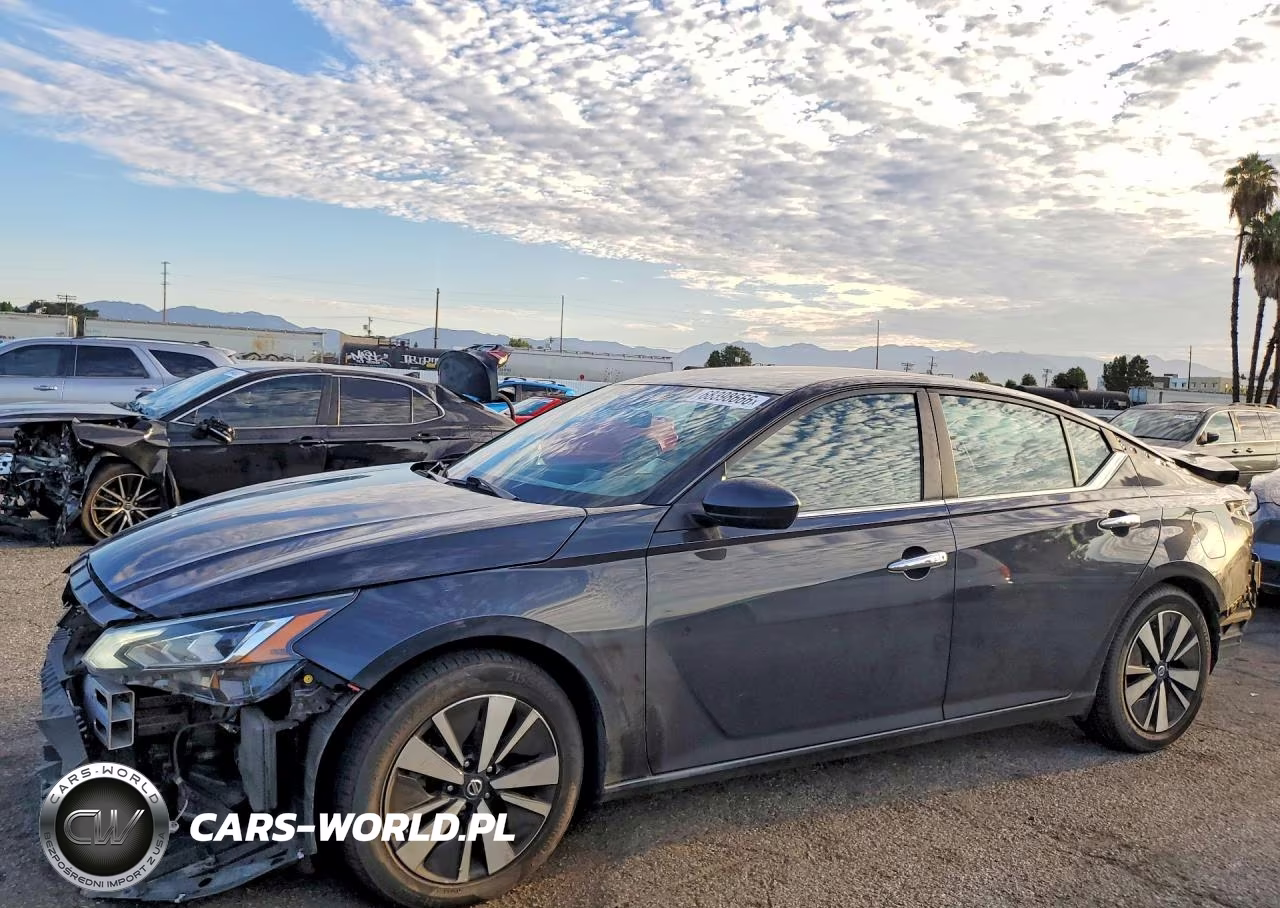 2022 Nissan Altima Sv