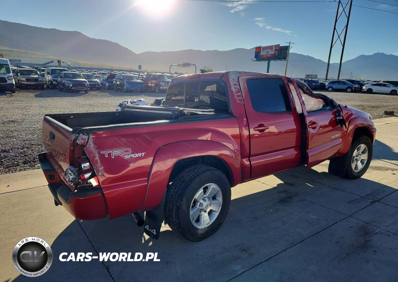 2013 Toyota Tacoma Double Cab VIN:3TMLU4EN6DM128565 - 3