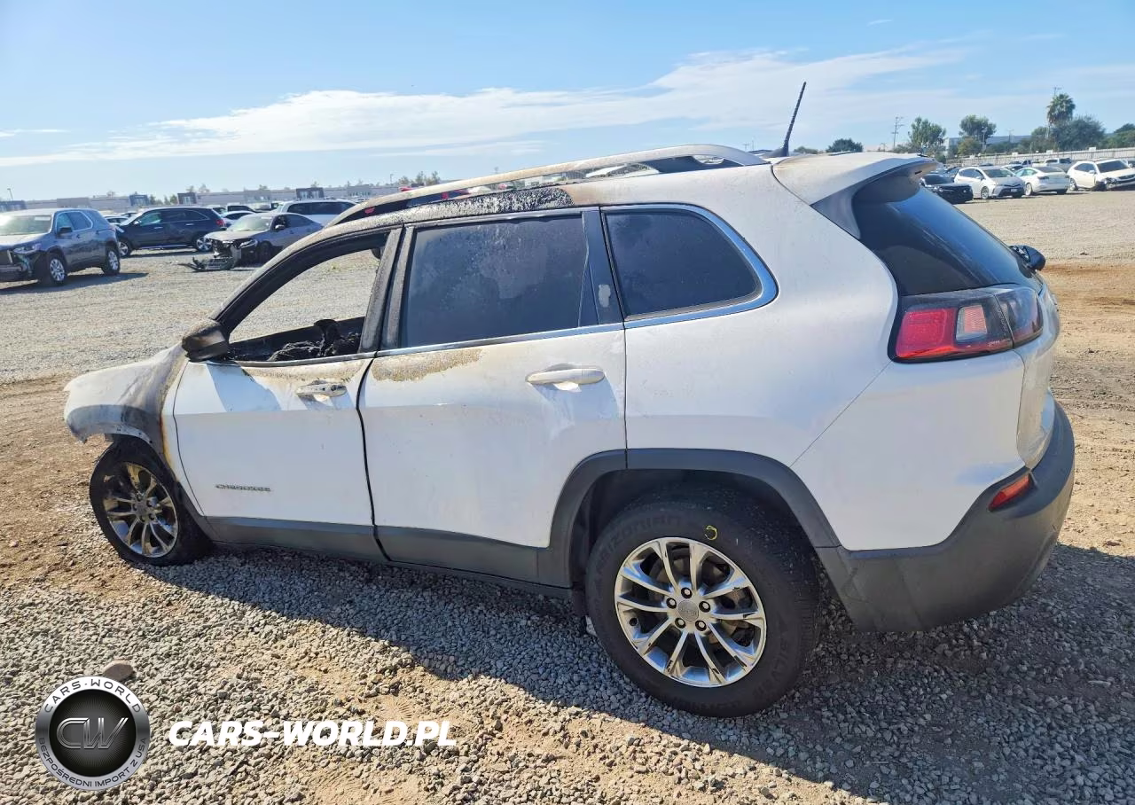 2019 Jeep Cherokee Latitude Plus VIN:1C4PJLLB9KD203040 - 2