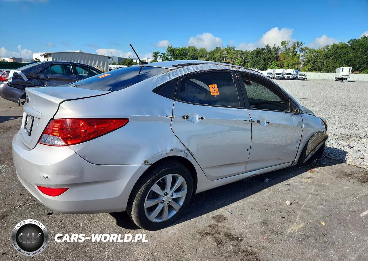 2014 Hyundai Accent Gls VIN:KMHCU4AE2EU763037 - 3