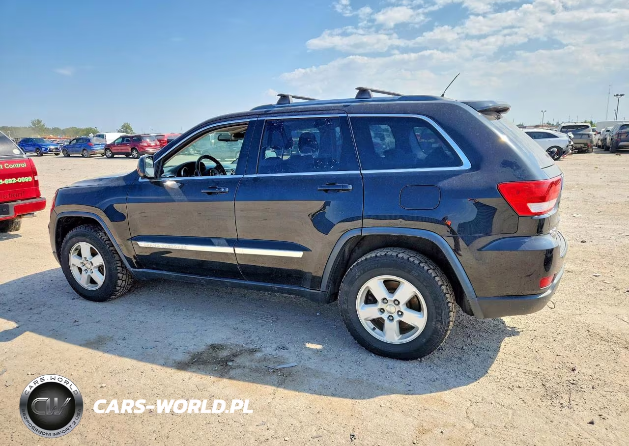 2013 Jeep Grand Cherokee Laredo VIN:1C4RJFAG3DC518952 - 2