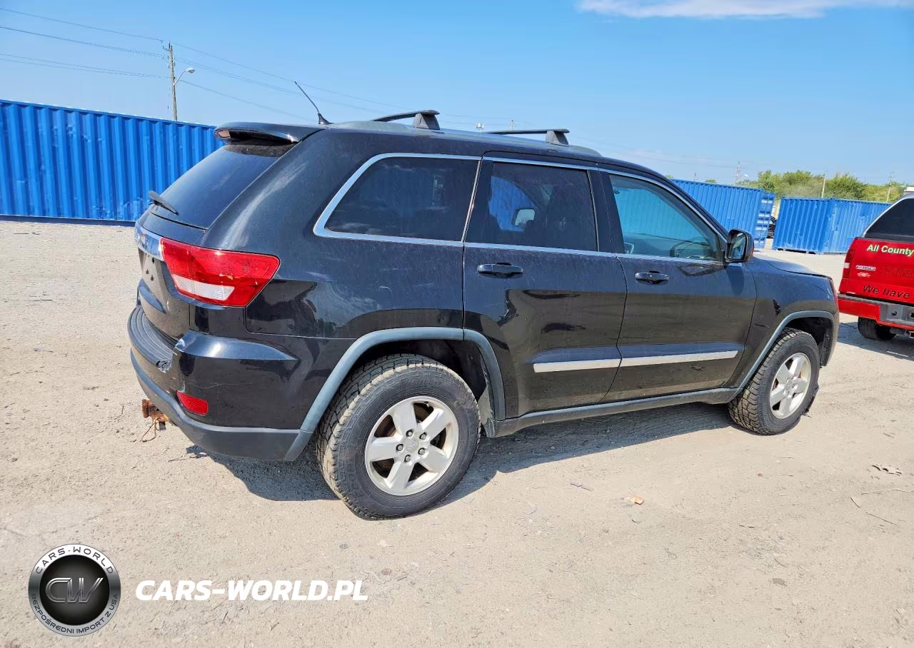 2013 Jeep Grand Cherokee Laredo VIN:1C4RJFAG3DC518952 - 3