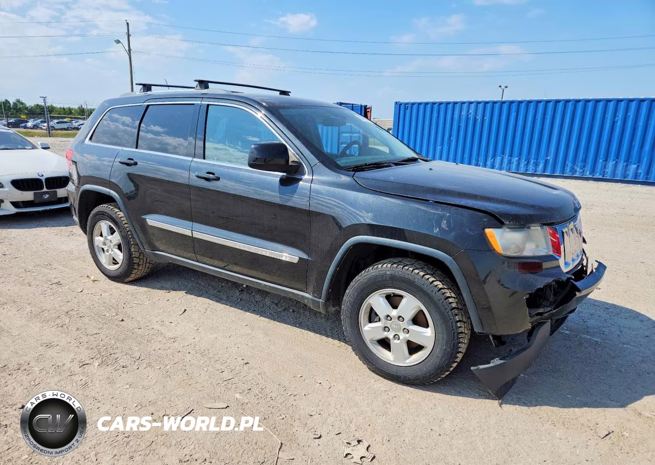 2013 Jeep Grand Cherokee Laredo VIN:1C4RJFAG3DC518952 - 4