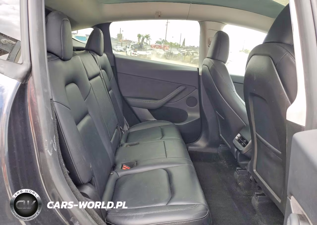 2024 Tesla Model Y VIN:7SAYGDEDXRF046034 - 10