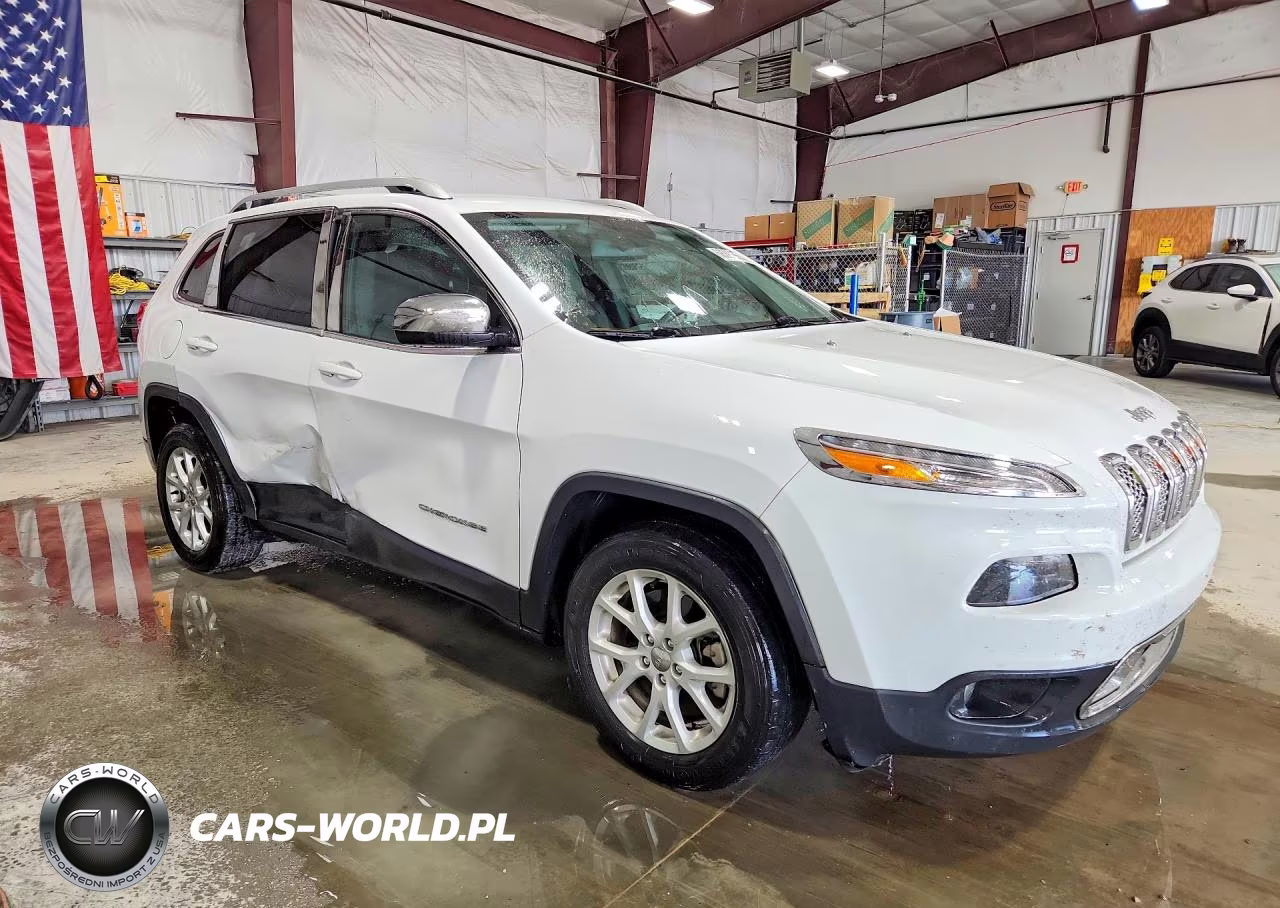 2018 Jeep Cherokee Latitude VIN:1C4PJLCB2JD606596 - 4