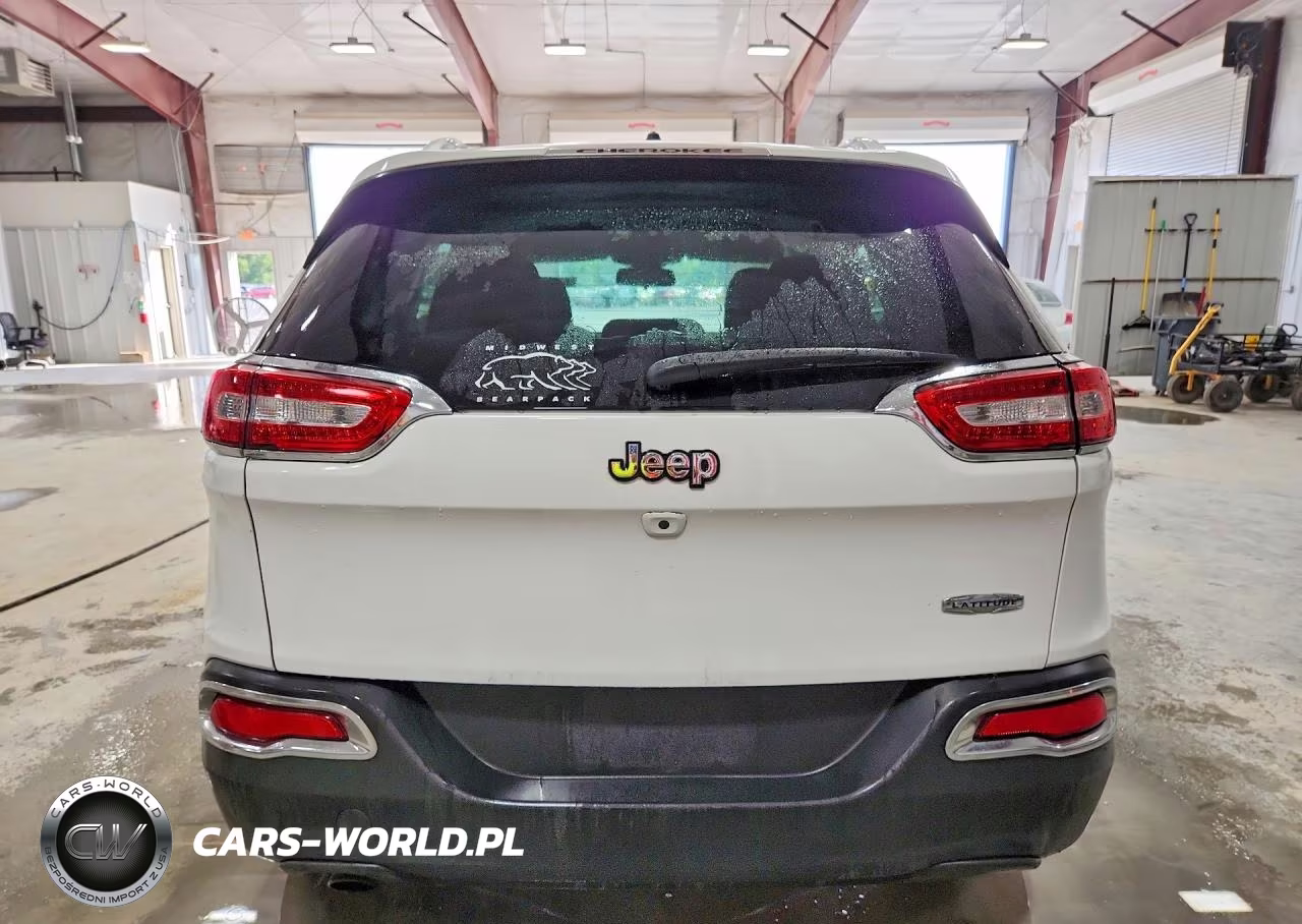 2018 Jeep Cherokee Latitude VIN:1C4PJLCB2JD606596 - 6