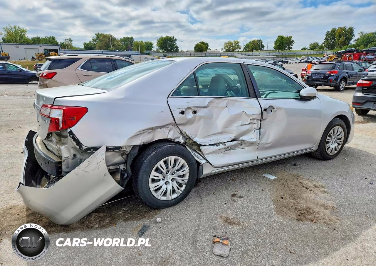 2014 Toyota Camry Le VIN:4T4BF1FK7ER443527 - 3