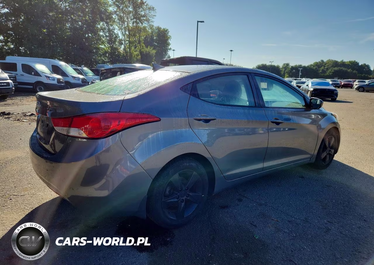 2013 Hyundai Elantra Gls VIN:5NPDH4AE9DH293899 - 3