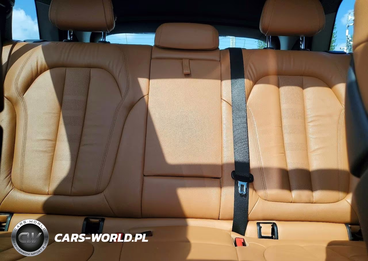 2019 BMW X5 xDrive50I VIN:5UXJU2C58KLN64748 - 10