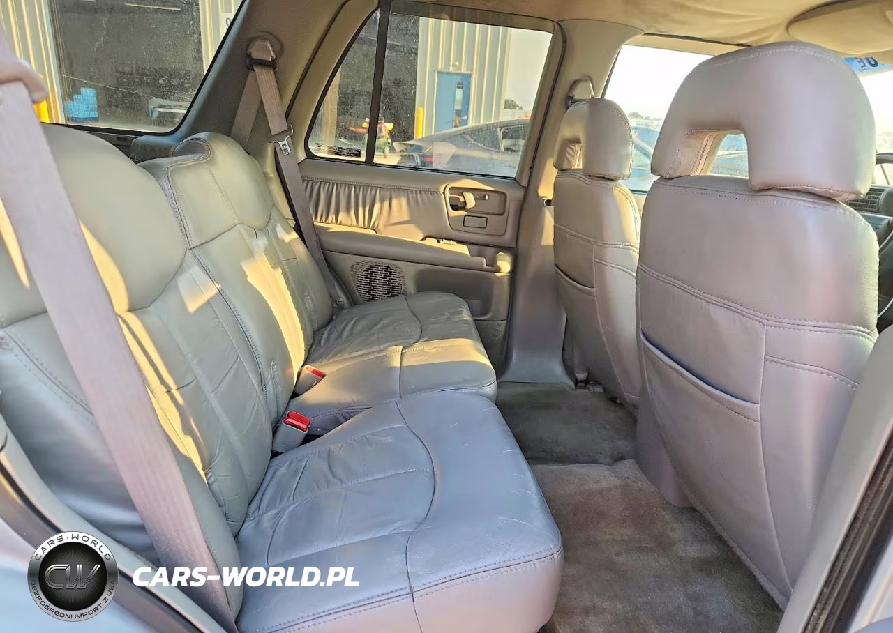 1996 Chevrolet Blazer VIN:1GNDT13W4T2183692 - 11