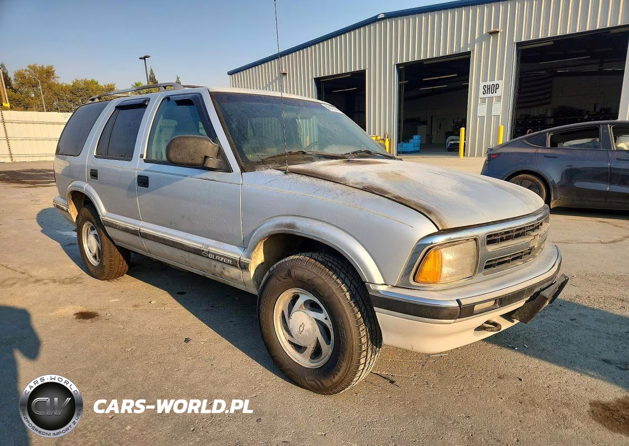1996 Chevrolet Blazer VIN:1GNDT13W4T2183692 - 4