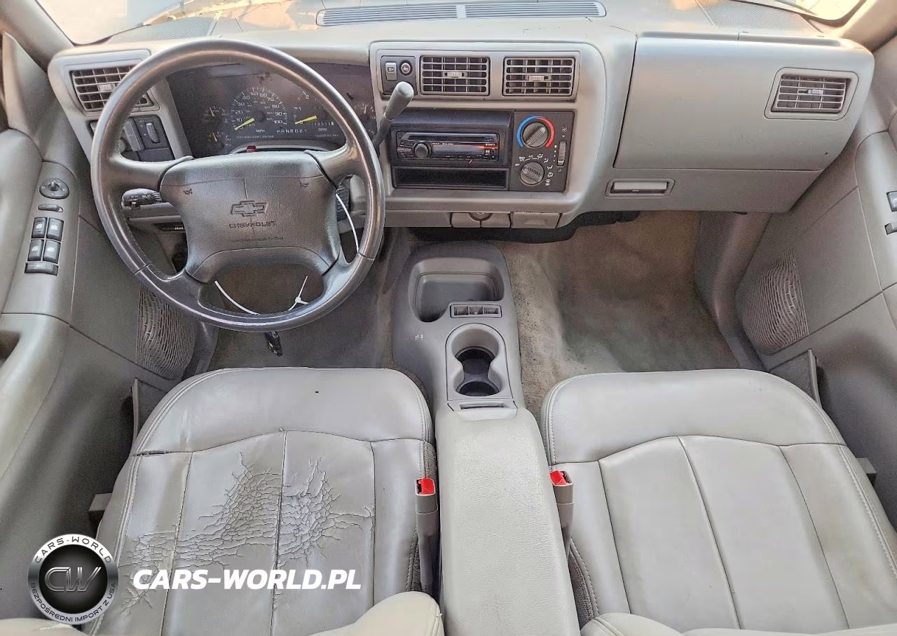 1996 Chevrolet Blazer VIN:1GNDT13W4T2183692 - 8