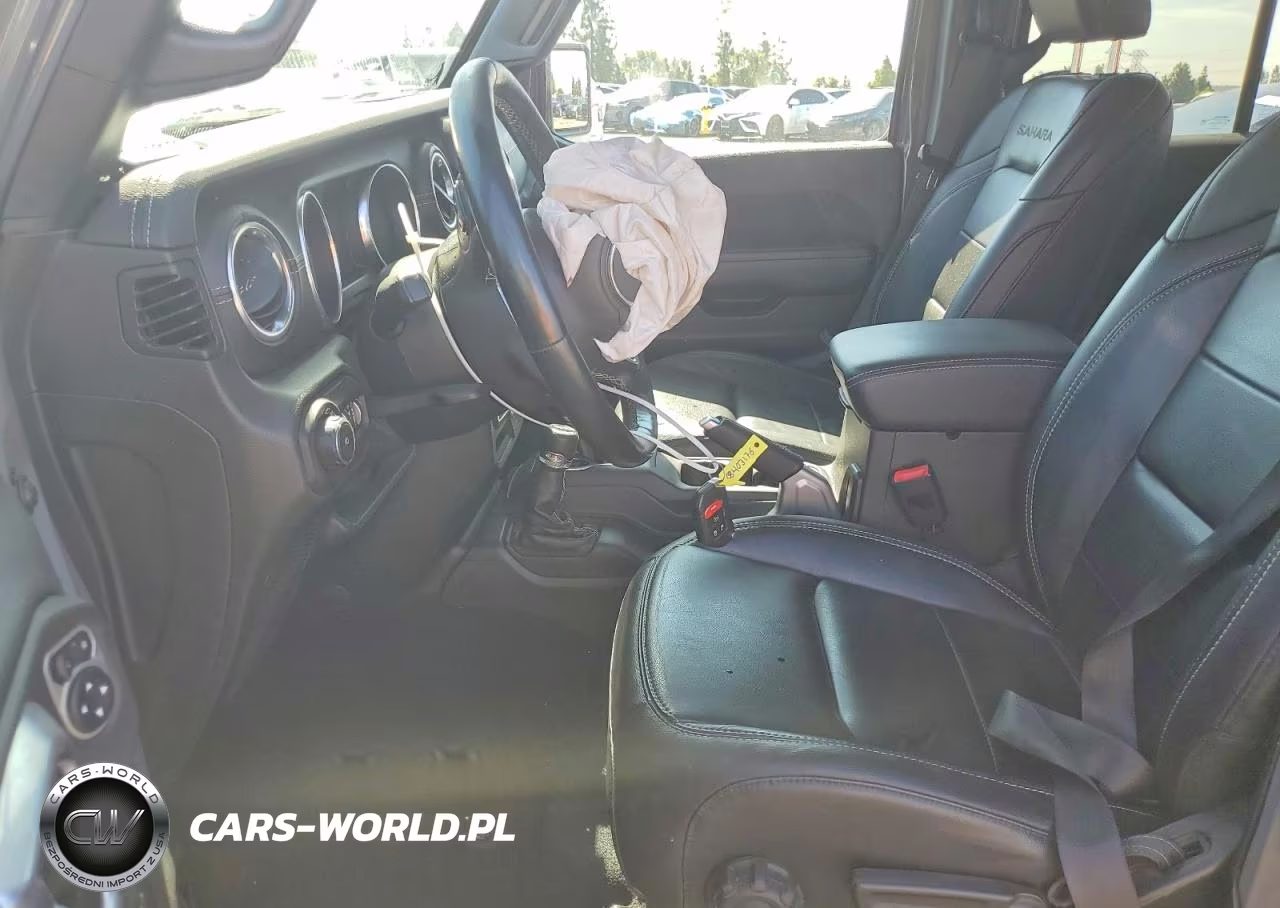 2019 Jeep Wrangler Unlimited Sahara VIN:1C4HJXEG9KW570948 - 7