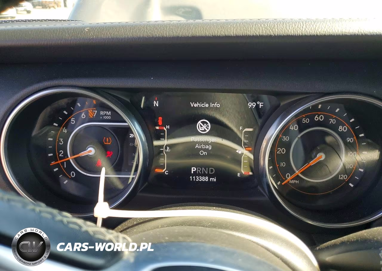 2019 Jeep Wrangler Unlimited Sahara VIN:1C4HJXEG9KW570948 - 9