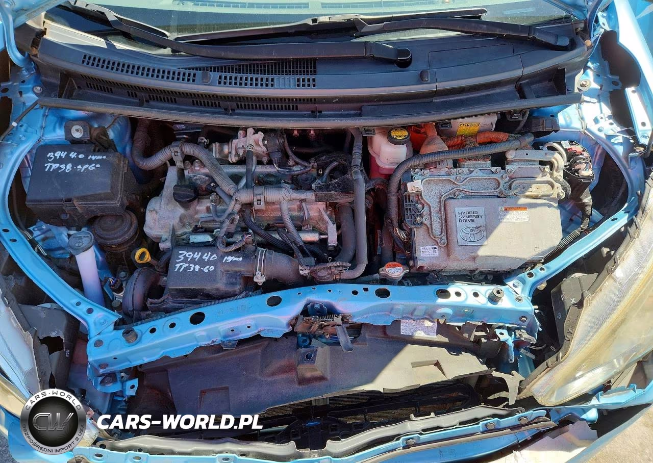 2016 Toyota Prius C Three VIN:JTDKDTB39G1119871 - 11