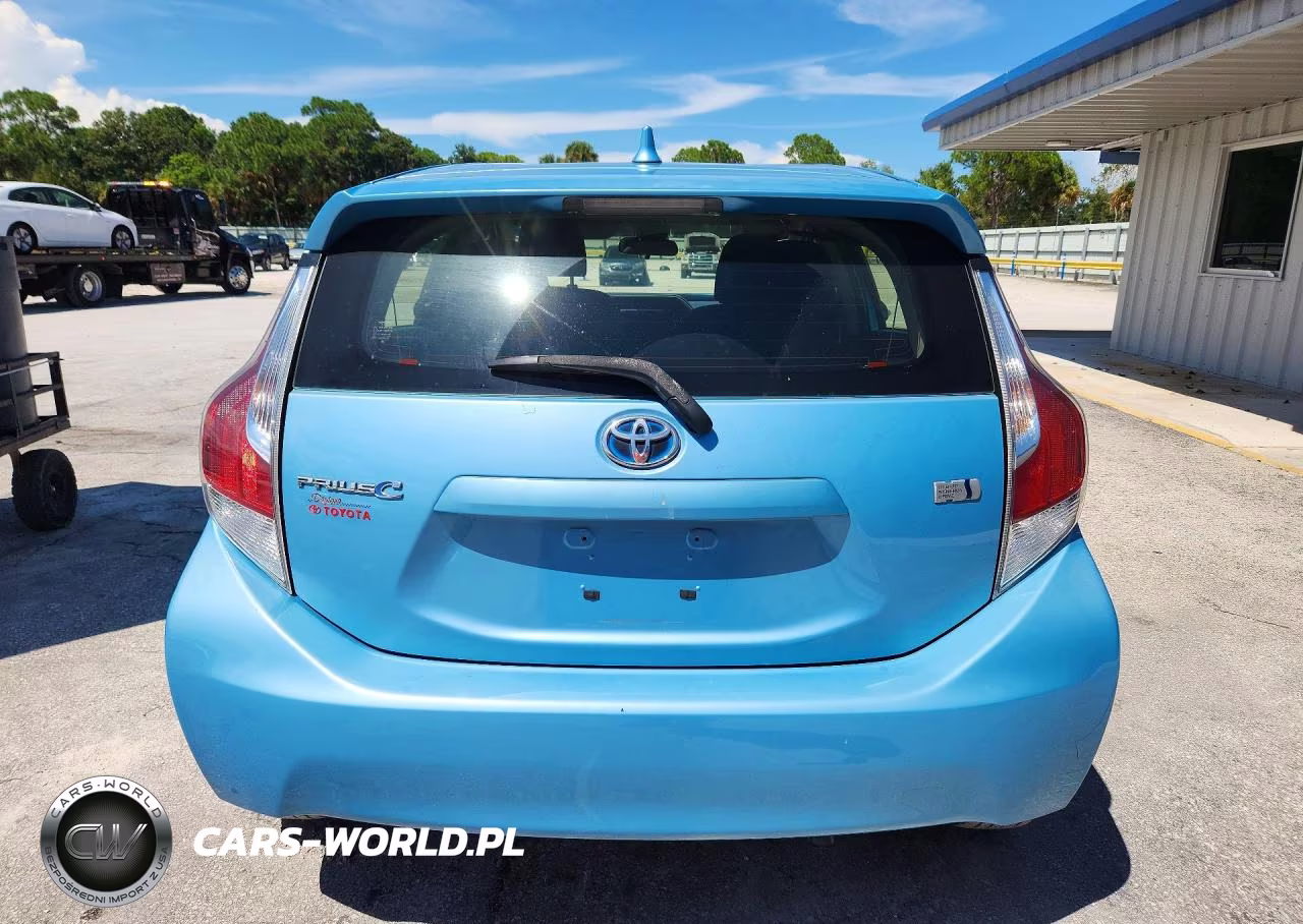 2016 Toyota Prius C Three VIN:JTDKDTB39G1119871 - 6