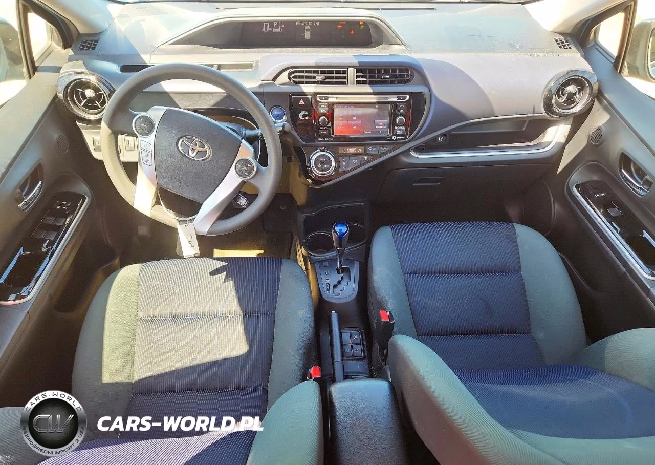 2016 Toyota Prius C Three VIN:JTDKDTB39G1119871 - 8