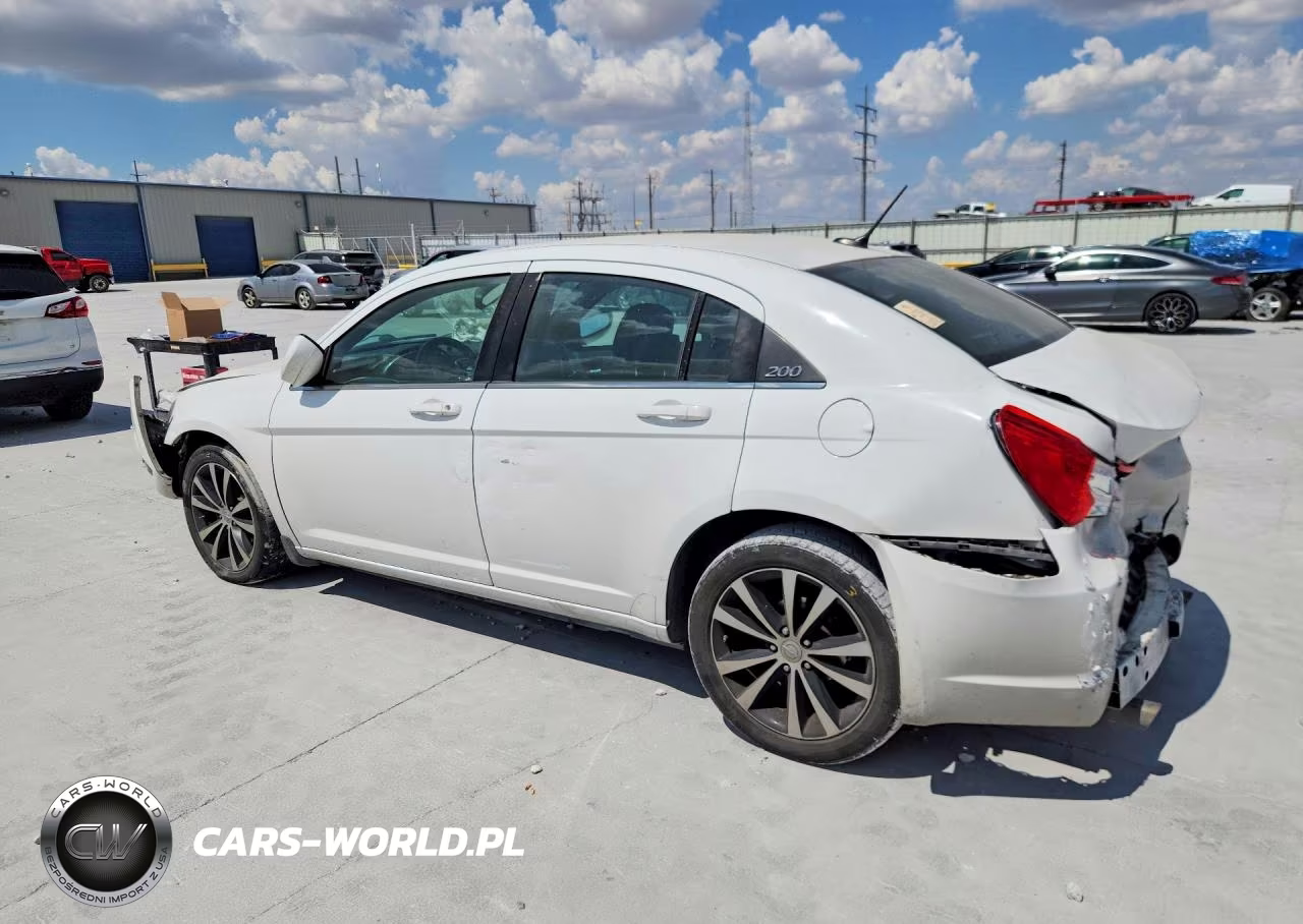 2013 Chrysler 200 Touring VIN:1C3CCBBG2DN744299 - 2