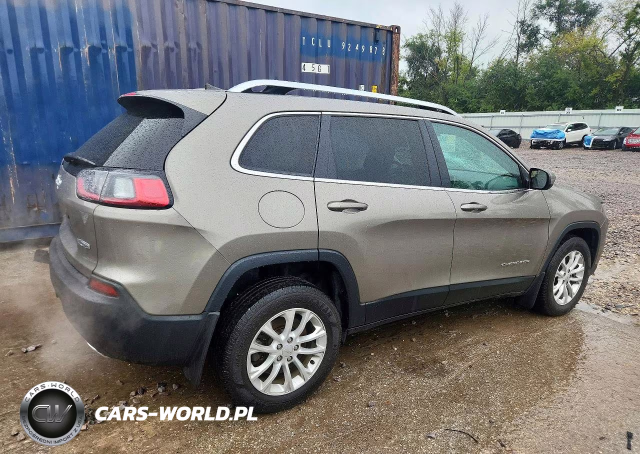 2019 Jeep Cherokee Latitude VIN:1C4PJMCX0KD371523 - 3