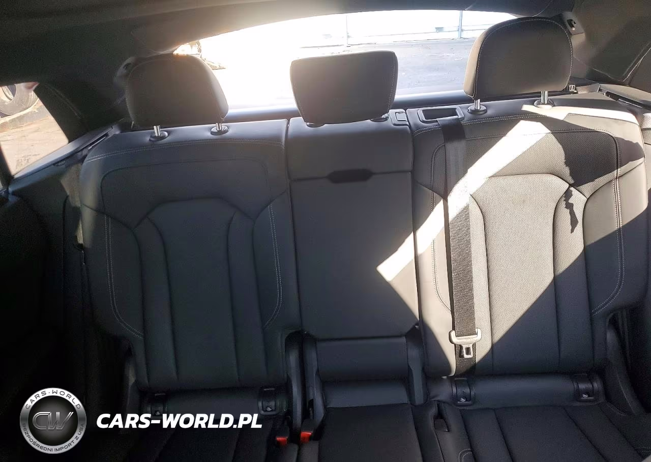 2025 Audi Q8 Prestige S-Line VIN:WA1FVBF17SD023482 - 10