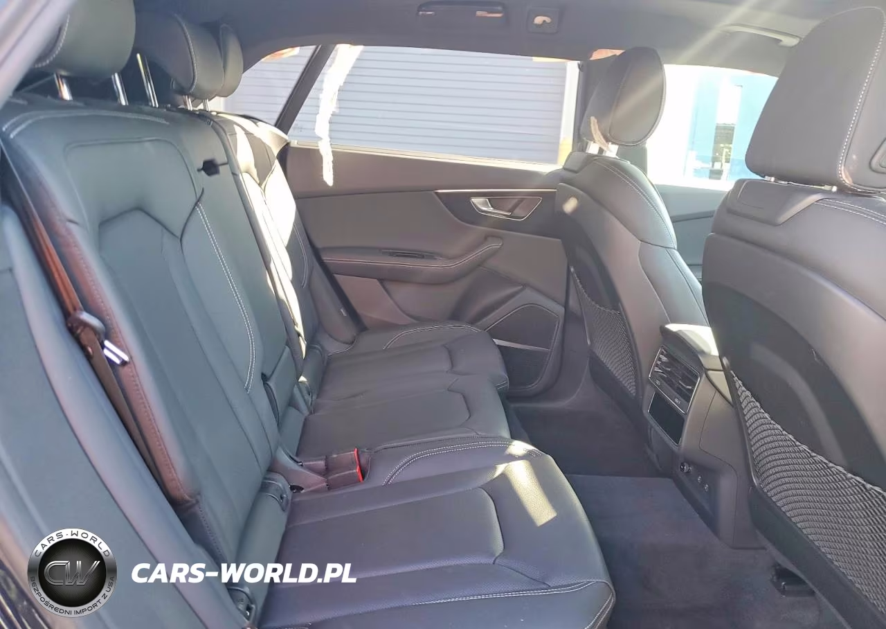 2025 Audi Q8 Prestige S-Line VIN:WA1FVBF17SD023482 - 11