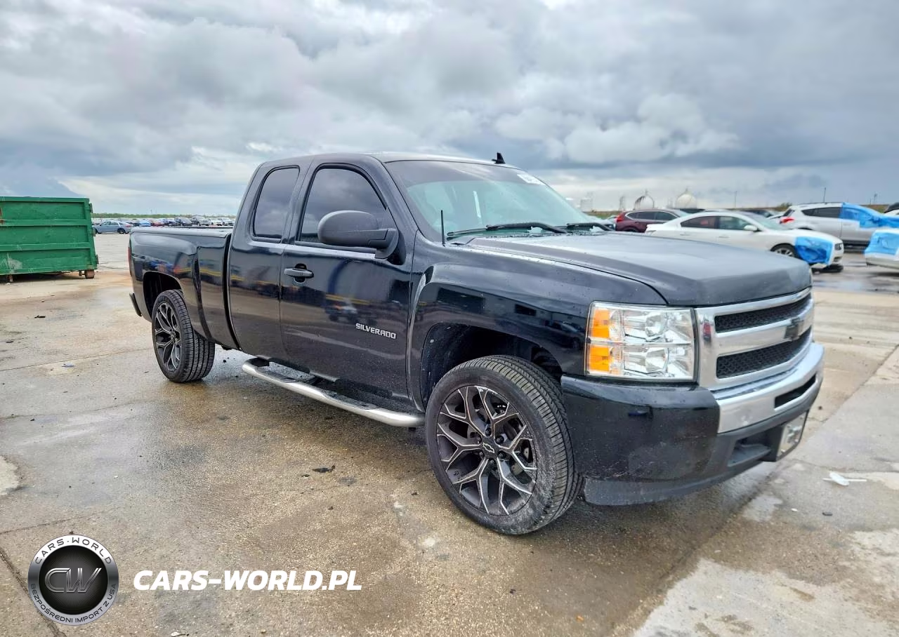 2011 Chevrolet Silverado C1500 Ls VIN:1GCRCREA4BZ342540 - 4