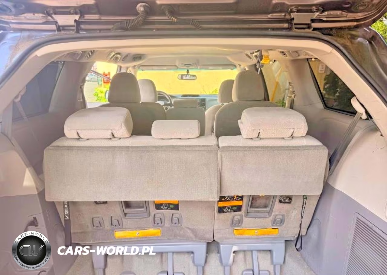 2011 Toyota Sienna Le VIN:5TDKK3DC4BS171231 - 12