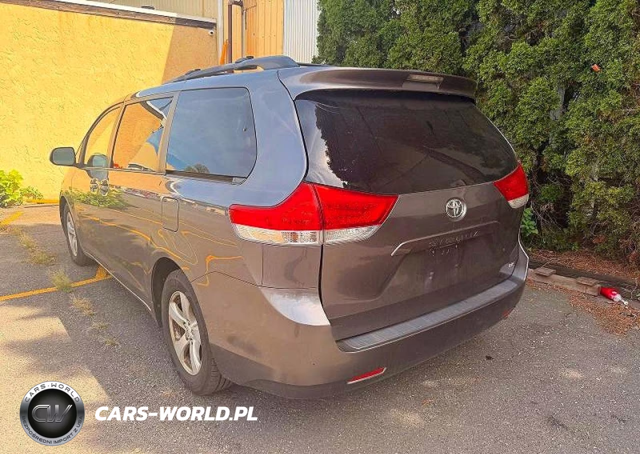 2011 Toyota Sienna Le VIN:5TDKK3DC4BS171231 - 3