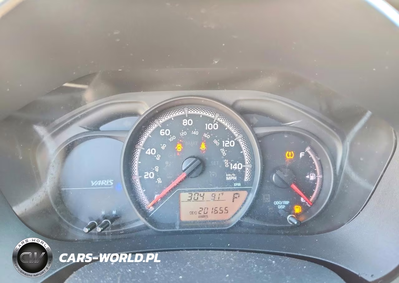 2015 Toyota Yaris 5-Door L VIN:VNKKTUD35FA047319 - 9