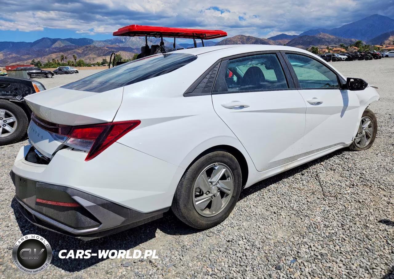 2026 Hyundai Elantra Se VIN:KMHLL4DG3TU235293 - 3