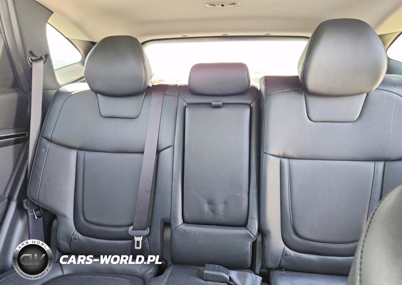 2022 Hyundai Tucson Limited VIN:KM8JECA11NU033261 - 10