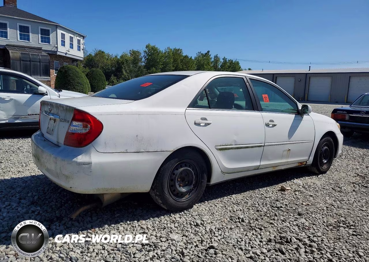 2003 Toyota Camry Le VIN:4T1BE32KX3U173480 - 3