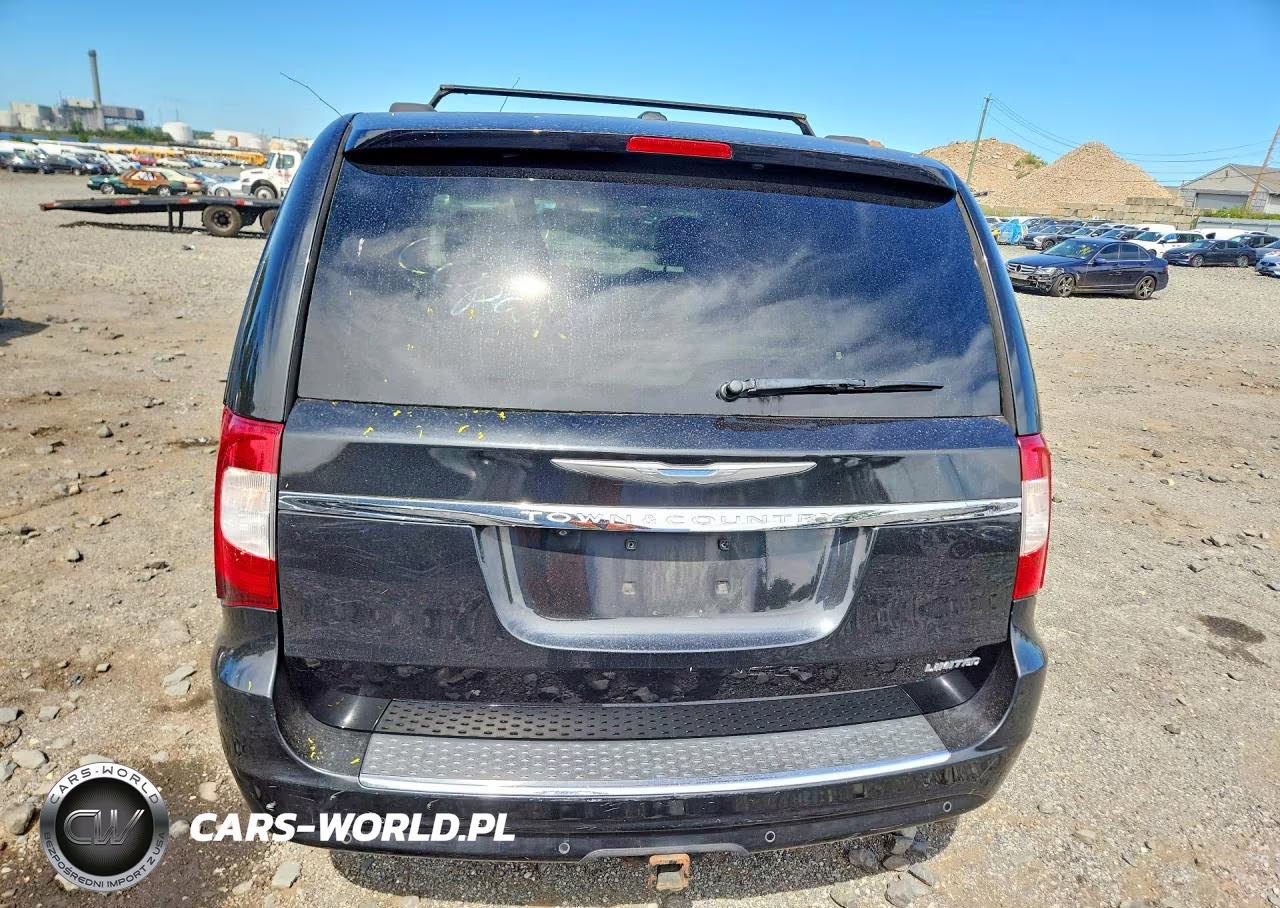 2015 Chrysler Town & Country Limited Platinum VIN:2C4RC1GG1FR728898 - 6