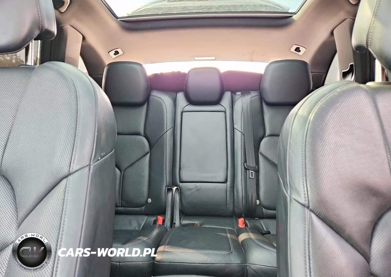 2013 Porsche Cayenne S VIN:WP1AB2A24DLA84112 - 10