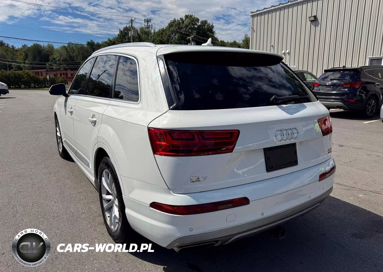 2018 Audi Q7 Premium Plus VIN:WA1LAAF7XJD023827 - 2