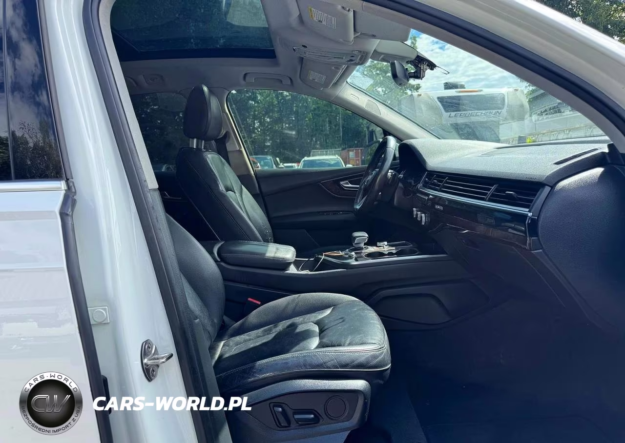 2018 Audi Q7 Premium Plus VIN:WA1LAAF7XJD023827 - 7