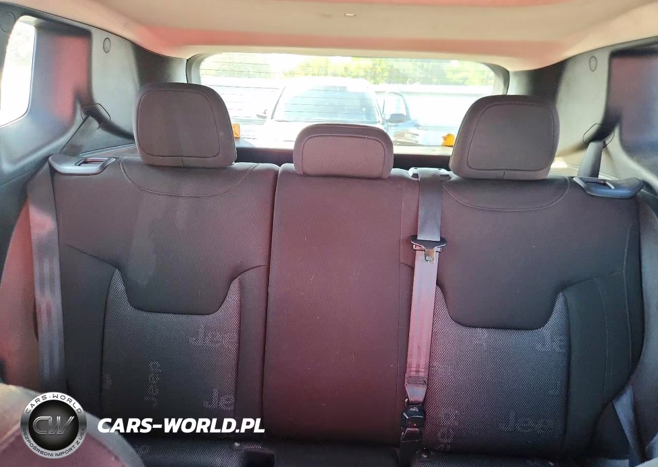 2015 Jeep Renegade Latitude VIN:ZACCJBBT1FPC22403 - 10