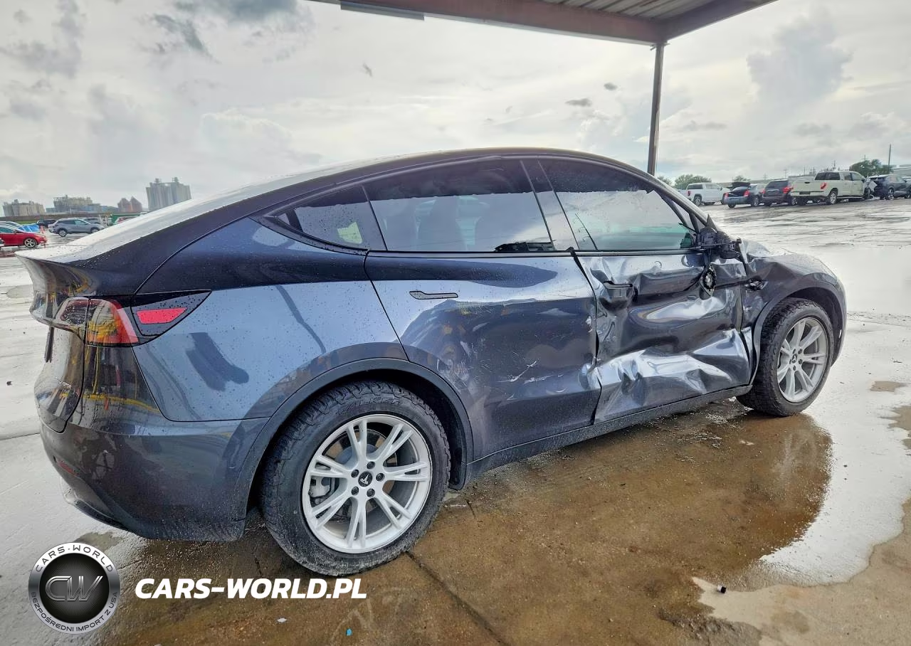 2022 Tesla Model Y VIN:7SAYGDEE5NA008176 - 3