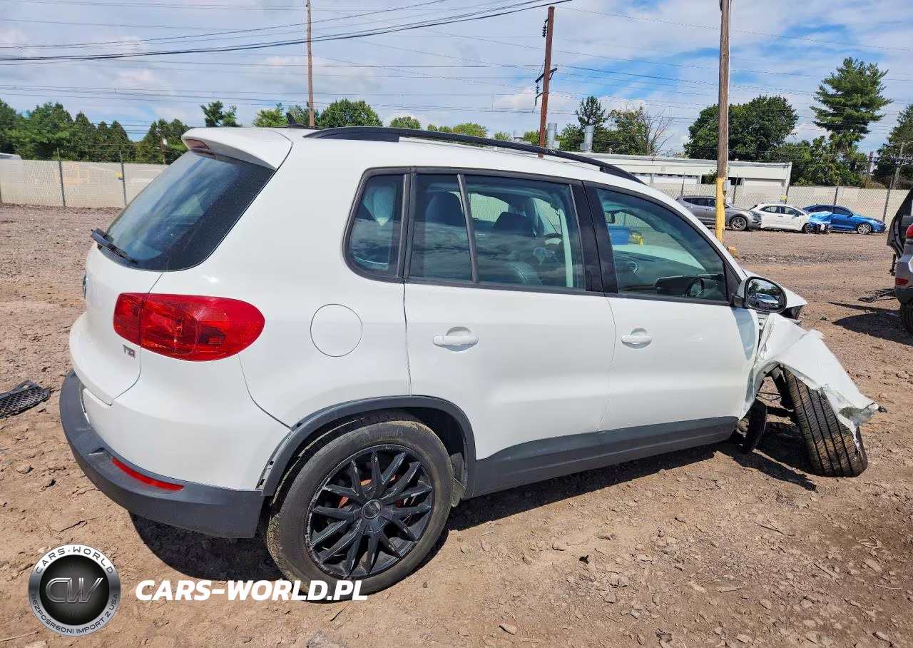 2016 Volkswagen Tiguan S VIN:WVGAV7AX4GW529142 - 3