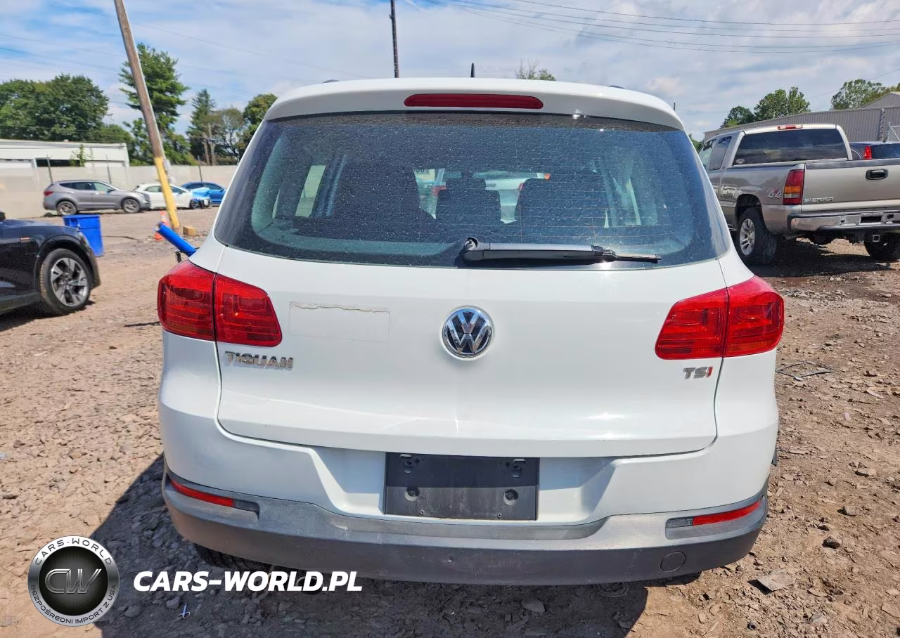 2016 Volkswagen Tiguan S VIN:WVGAV7AX4GW529142 - 6